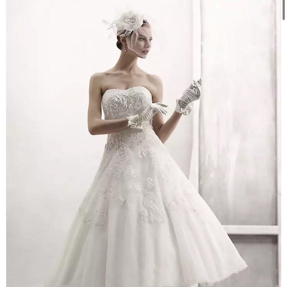 Oleg Cassini Strapless White Lace A-Line Tea-Length Wedding Dress fits small